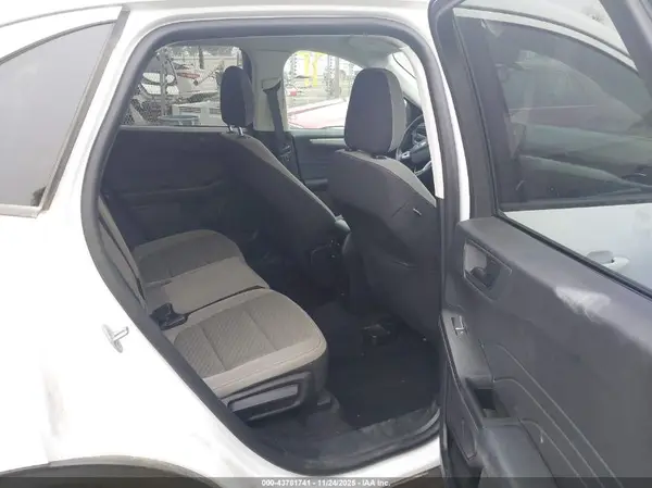 1FMCU9G6XNUB45946 2022 FORD ESCAPE - Image 8