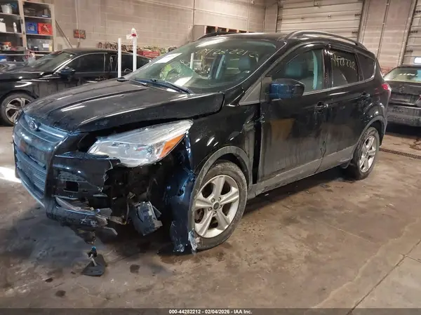 1FMCU9G90GUB94750 2016 FORD ESCAPE - Image 2