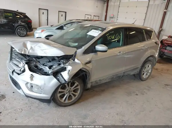1FMCU9G90HUA24244 2017 FORD ESCAPE - Image 2