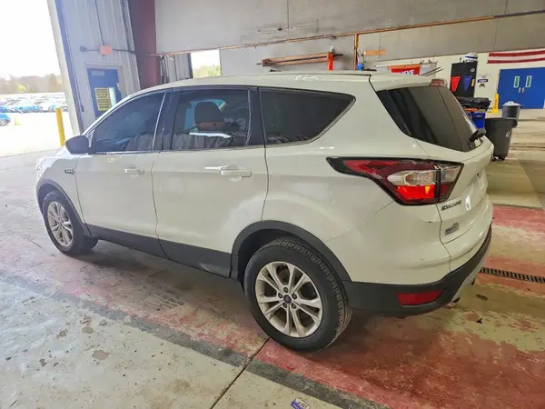 1FMCU9G90HUA51671 2017 FORD ESCAPE - Image 2