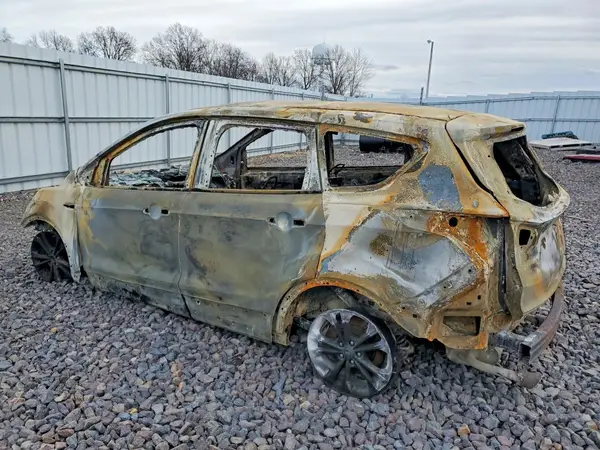 1FMCU9G90HUB02294 2017 FORD ESCAPE - Image 2