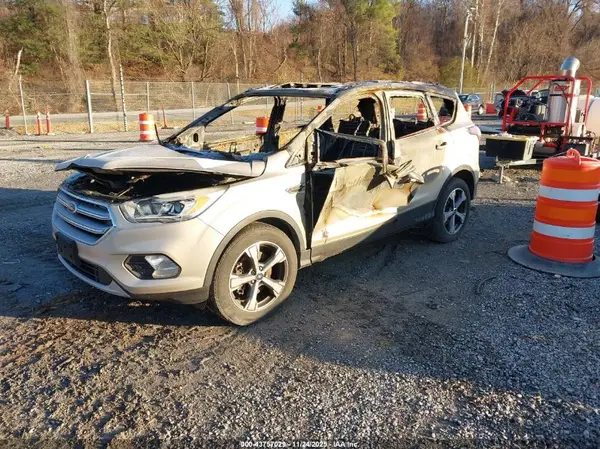 1FMCU9G90HUB13067 2017 FORD ESCAPE - Image 2