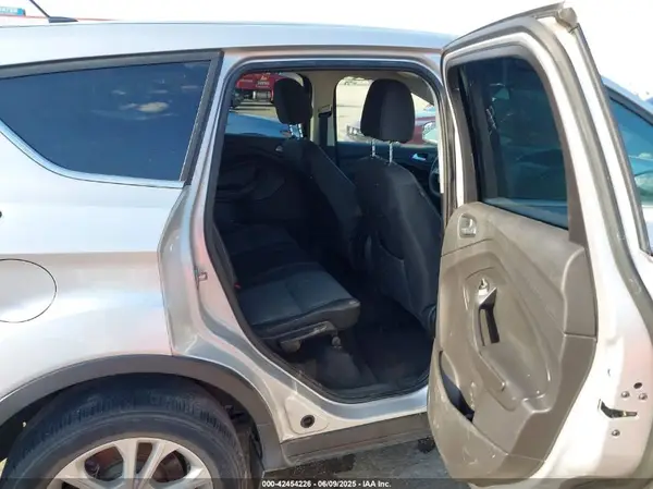 1FMCU9G90HUE95990 2017 FORD ESCAPE - Image 8