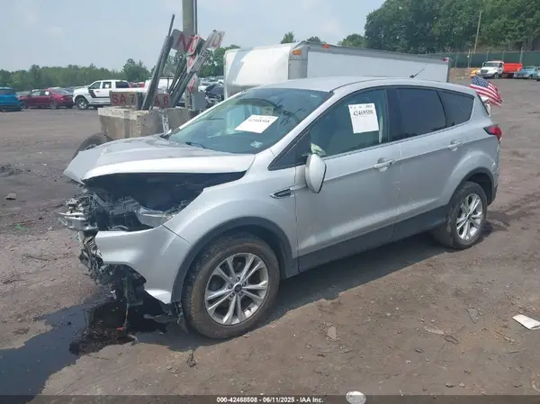 1FMCU9G90KUB66603 2019 FORD ESCAPE - Image 2