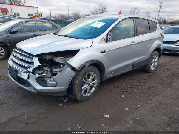 1FMCU9G91HUA15682 2017 FORD ESCAPE - Image 2