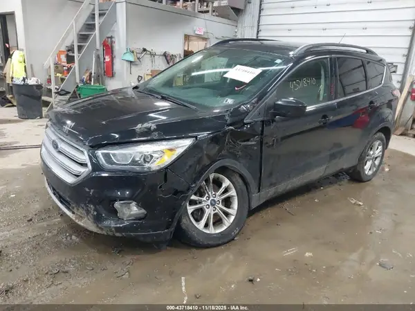 1FMCU9G91HUA47452 2017 FORD ESCAPE - Image 2