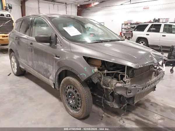 1FMCU9G91HUB08461 2017 FORD ESCAPE - Image 1