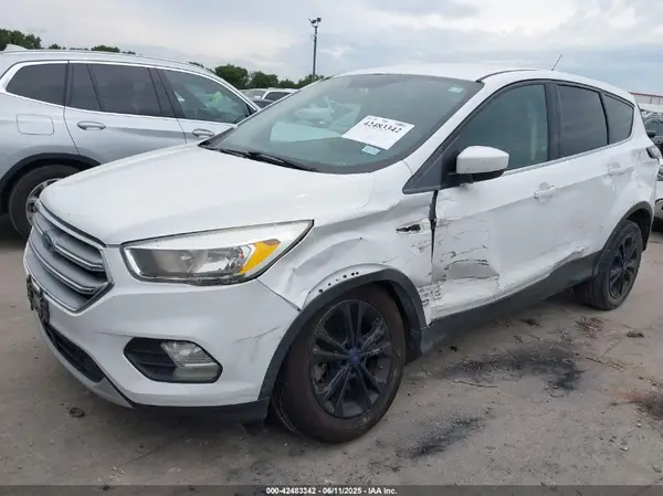 1FMCU9G91HUB30296 2017 FORD ESCAPE - Image 2