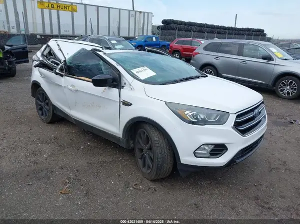 1FMCU9G91HUC17907 2017 FORD ESCAPE - Image 1
