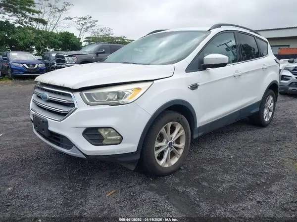 1FMCU9G91HUC82482 2017 FORD ESCAPE - Image 2