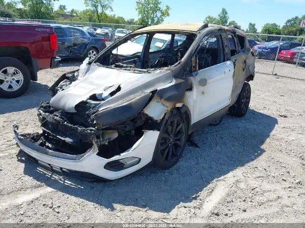 1FMCU9G91HUD15108 2017 FORD ESCAPE - Image 2