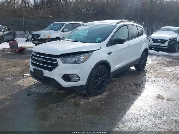 1FMCU9G91HUE28069 2017 FORD ESCAPE - Image 2