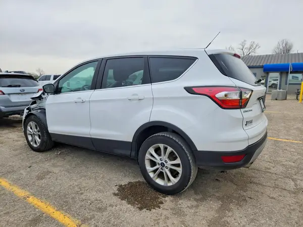 1FMCU9G92HUA63465 2017 FORD ESCAPE - Image 2