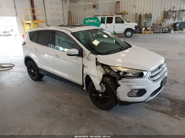 1FMCU9G92HUA90567 2017 FORD ESCAPE - Image 1
