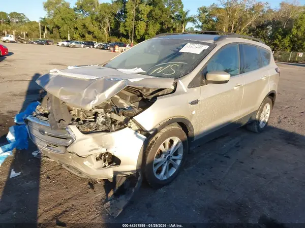 1FMCU9G92HUB24376 2017 FORD ESCAPE - Image 2
