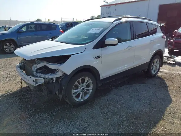 1FMCU9G92HUB44093 2017 FORD ESCAPE - Image 2