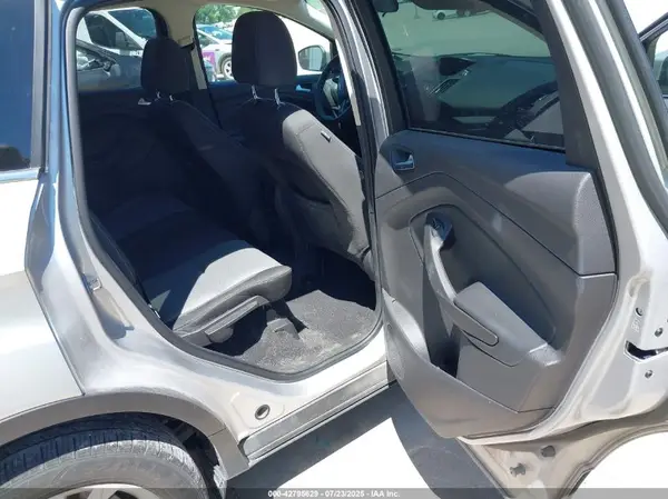 1FMCU9G92HUB67602 2017 FORD ESCAPE - Image 8