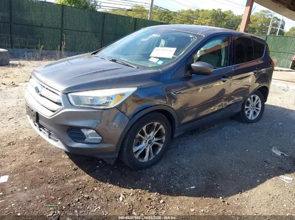 1FMCU9G92HUB72735 2017 FORD ESCAPE - Image 2