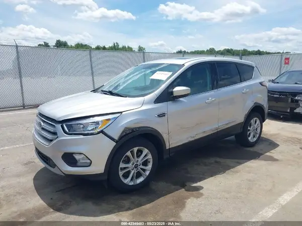 1FMCU9G92HUC22002 2017 FORD ESCAPE - Image 2
