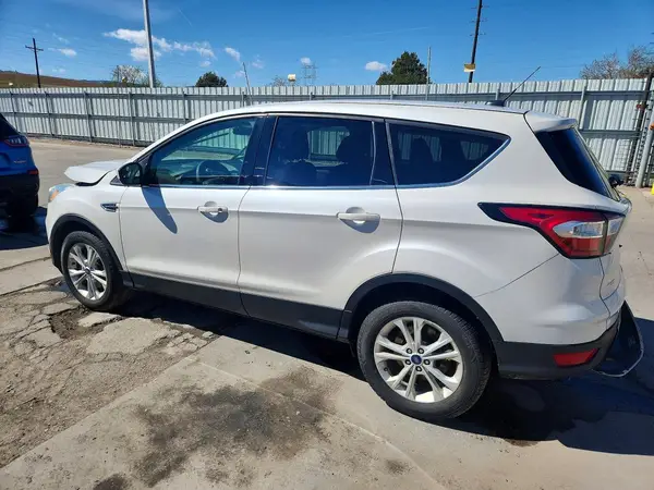 1FMCU9G92HUC66484 2017 FORD ESCAPE - Image 2