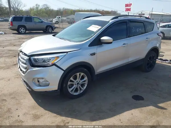 1FMCU9G92HUC75928 2017 FORD ESCAPE - Image 2