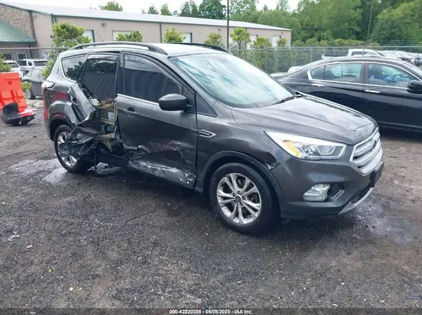 1FMCU9G92HUD03419 2017 FORD ESCAPE - Image 1