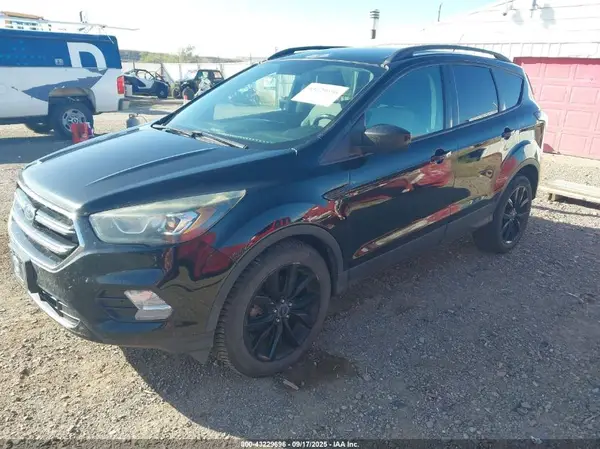 1FMCU9G92HUD59019 2017 FORD ESCAPE - Image 2