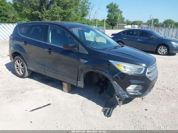 1FMCU9G93HUA28692 2017 FORD ESCAPE - Image 1