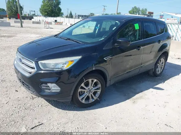 1FMCU9G93HUA28692 2017 FORD ESCAPE - Image 2