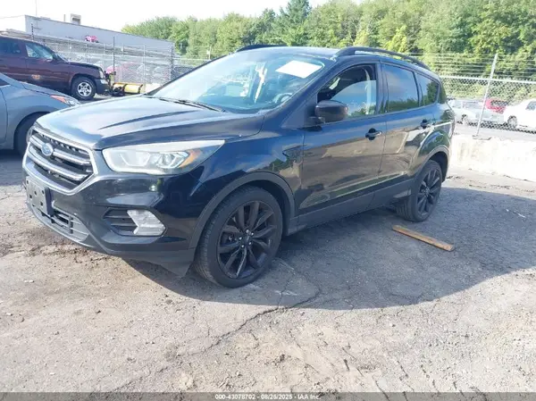 1FMCU9G93HUA87239 2017 FORD ESCAPE - Image 2