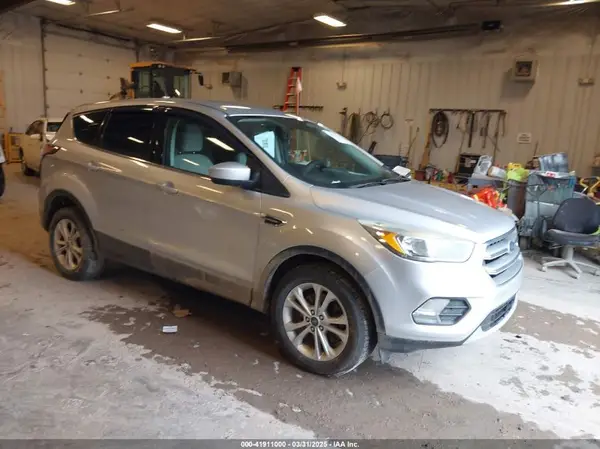 1FMCU9G93HUB30994 2017 FORD ESCAPE - Image 1