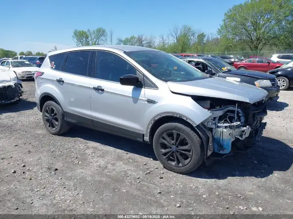 1FMCU9G93HUB34575 2017 FORD ESCAPE - Image 1