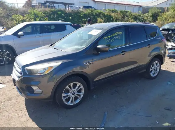 1FMCU9G93HUB37816 2017 FORD ESCAPE - Image 2