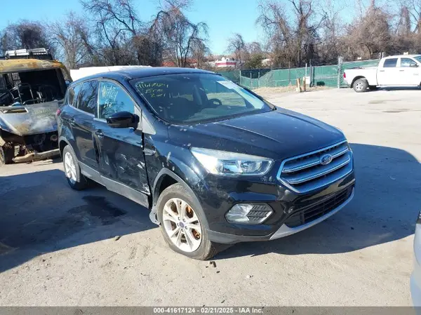 1FMCU9G93HUB72310 2017 FORD ESCAPE - Image 1