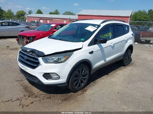 1FMCU9G93HUB74588 2017 FORD ESCAPE - Image 2