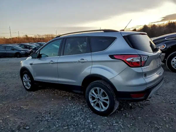 1FMCU9G93HUC30142 2017 FORD ESCAPE - Image 2