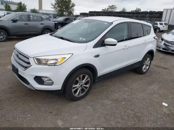 1FMCU9G93HUE88824 2017 FORD ESCAPE - Image 2