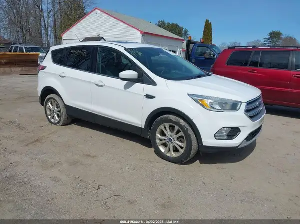 1FMCU9G94HUB04467 2017 FORD ESCAPE - Image 1