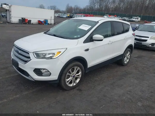 1FMCU9G94HUB08552 2017 FORD ESCAPE - Image 2