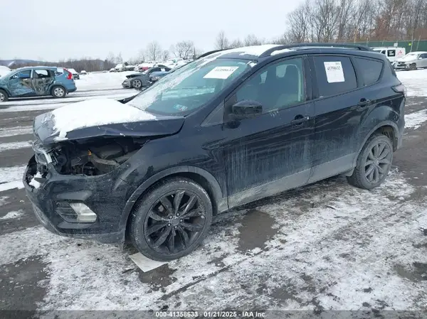 1FMCU9G94HUC17366 2017 FORD ESCAPE - Image 2