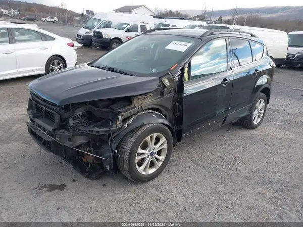 1FMCU9G94HUD47762 2017 FORD ESCAPE - Image 2