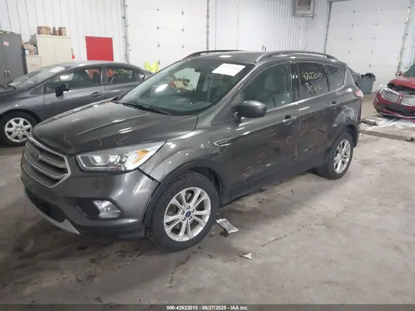 1FMCU9G95HUA39063 2017 FORD ESCAPE - Image 2
