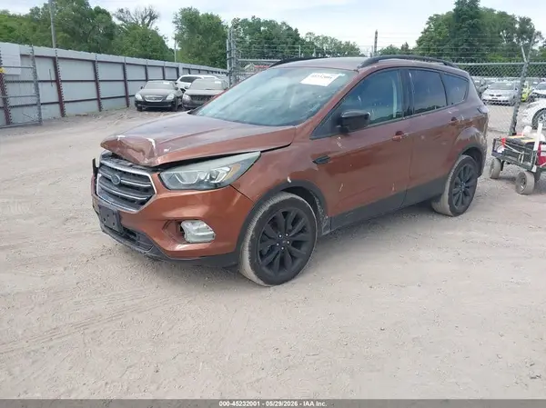 1FMCU9G95HUB43990 2017 FORD ESCAPE - Image 2