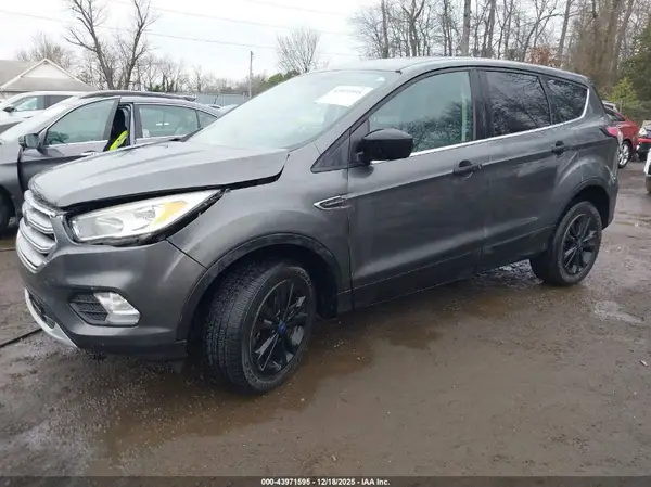1FMCU9G95HUC03136 2017 FORD ESCAPE - Image 2