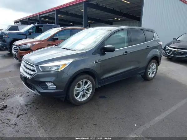 1FMCU9G95HUC03654 2017 FORD ESCAPE - Image 2