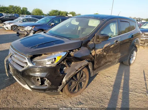 1FMCU9G95HUC52496 2017 FORD ESCAPE - Image 2
