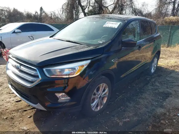 1FMCU9G95HUC88947 2017 FORD ESCAPE - Image 2