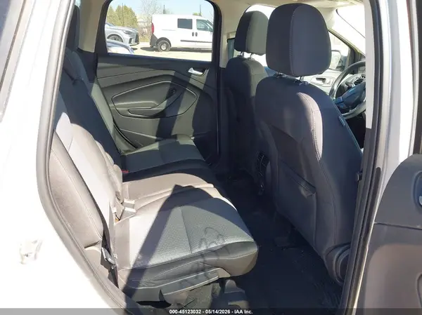1FMCU9G95HUC96501 2017 FORD ESCAPE - Image 8