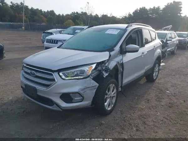 1FMCU9G95HUD28749 2017 FORD ESCAPE - Image 2