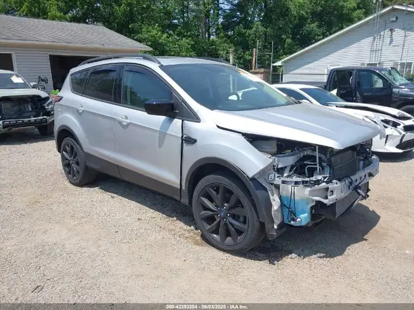 1FMCU9G95HUD37371 2017 FORD ESCAPE - Image 1
